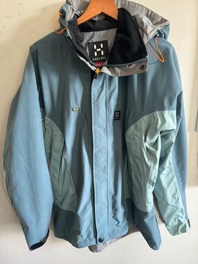Haglöfs Gore-Tex
Performance Shell Hooded
Jacket. Size M